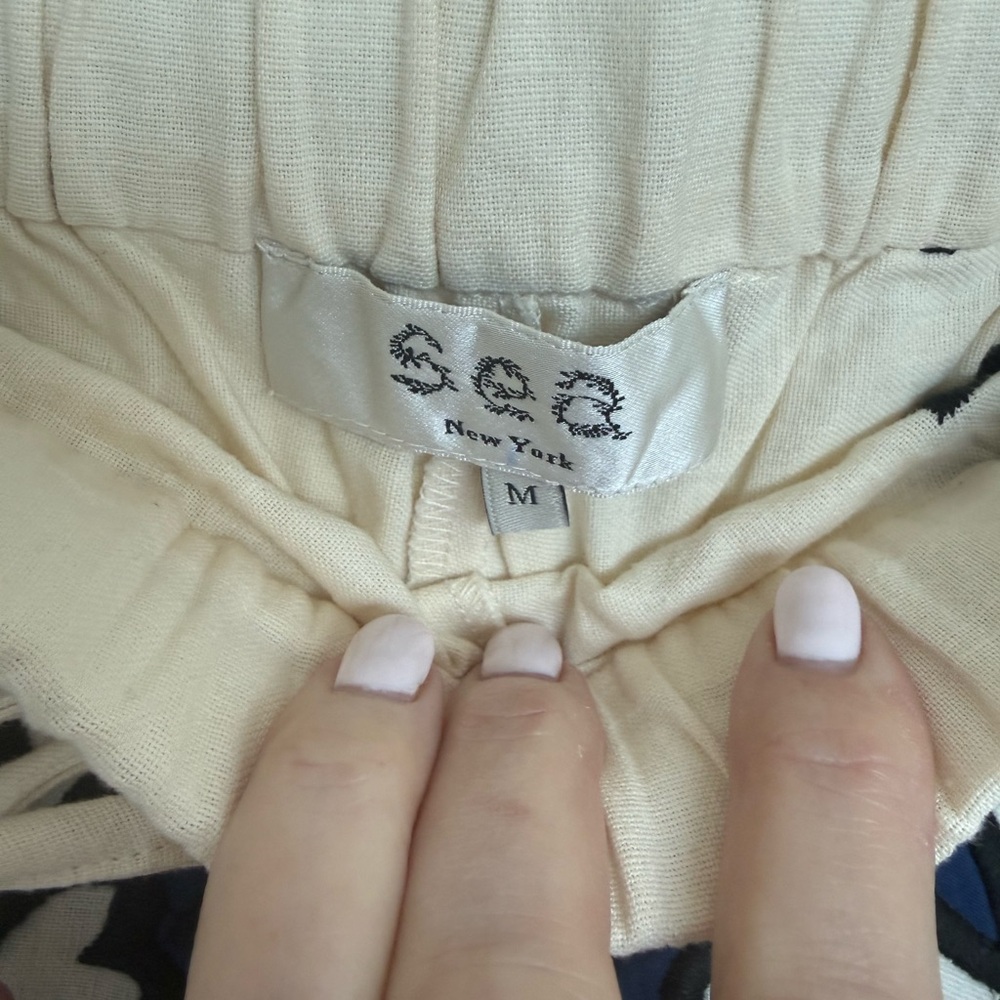 Sea New York Kaia Embroidered Shorts in Navy size M - Picture 3 of 5
